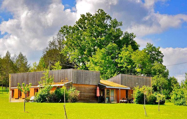 Maison en bois confortable, 4 chambres, avec piscine