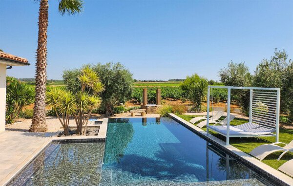 Maison moderne, 4 chambres, avec piscine