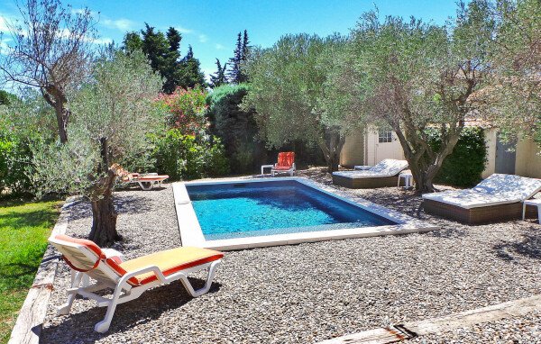 House 3 bedrooms, with pool