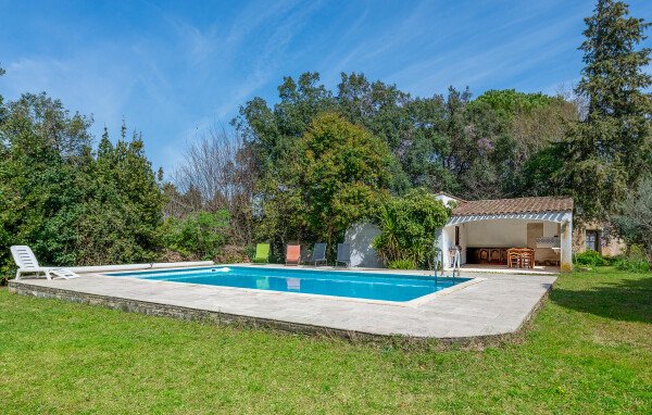 Maison de campagne moderne, 2 chambres, avec piscine