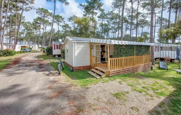 Camping / Mobile Home 3 slaapkamers, met zwembad