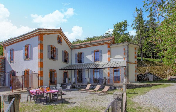 Maison authentique, 4 chambres, avec piscine