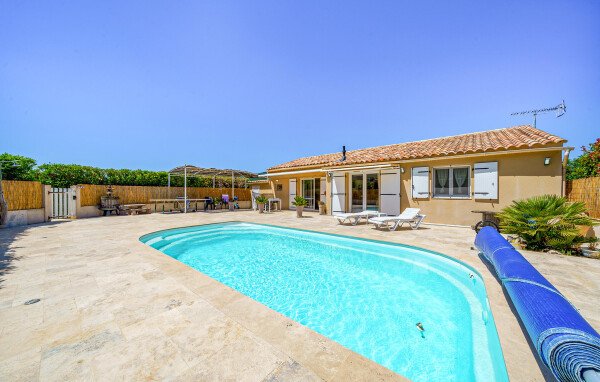 Maison de campagne moderne, 1 chambre, avec piscine