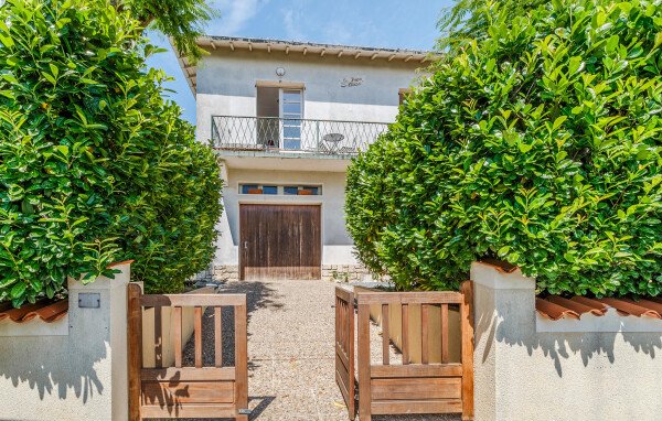 Appartement confortable, 2 chambres, avec jardin