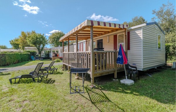 Tente confortable, 3 chambres, avec piscine