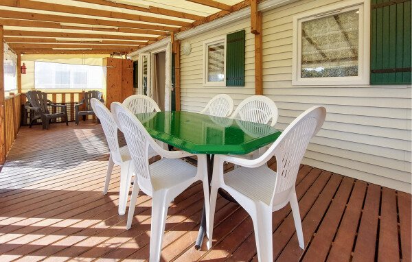 Campingurlaub / Wohnmobil 3 Schlafzimmer, mit Pool