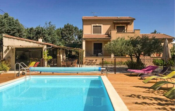 Maison de campagne confortable, 8 chambres, avec piscine