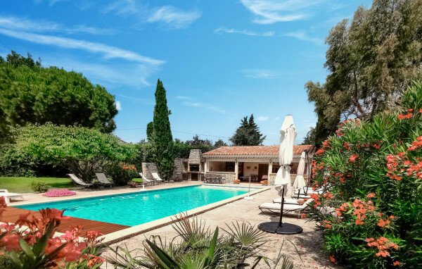 Maison de campagne confortable, 5 chambres, avec piscine