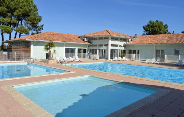 Maison de campagne confortable, 2 chambres, avec piscine