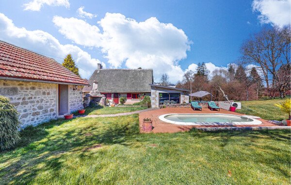 Maison en pierre traditionnelle, 6 chambres, avec piscine