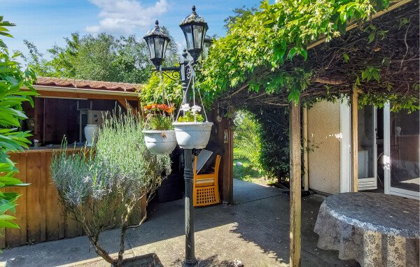Studio confortable, 1 chambre, avec jardin