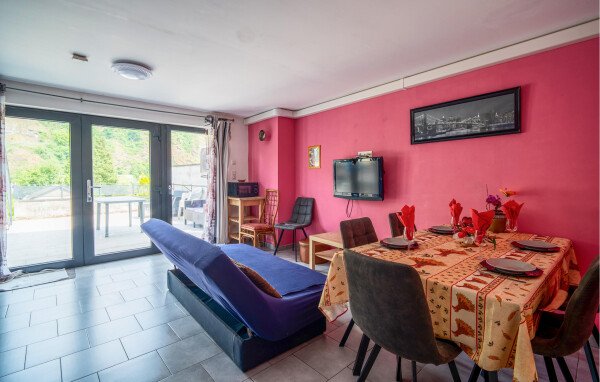 Appartement confortable, 2 chambres, avec jardin