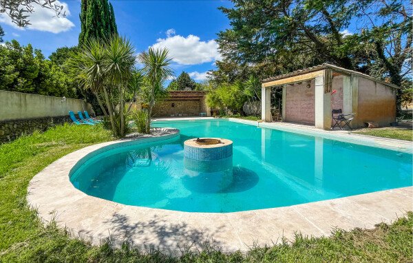 Maison en pierre moderne, 4 chambres, avec piscine