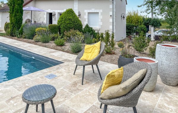 Maison de campagne confortable, 2 chambres, avec piscine