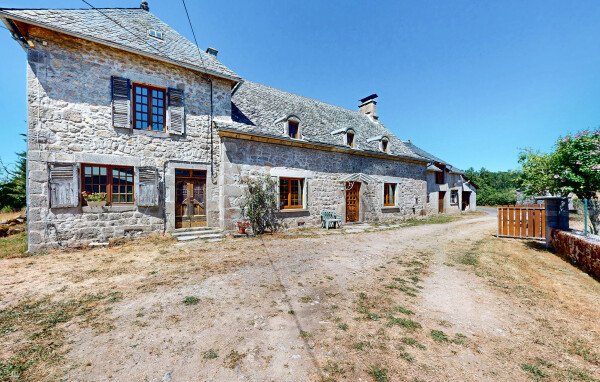 Maison de campagne authentique, 2 chambres, avec parking