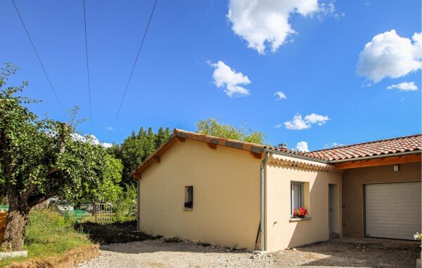 Maison de campagne moderne, 3 chambres, avec jardin