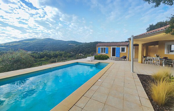 Maison de campagne moderne, 4 chambres, avec piscine