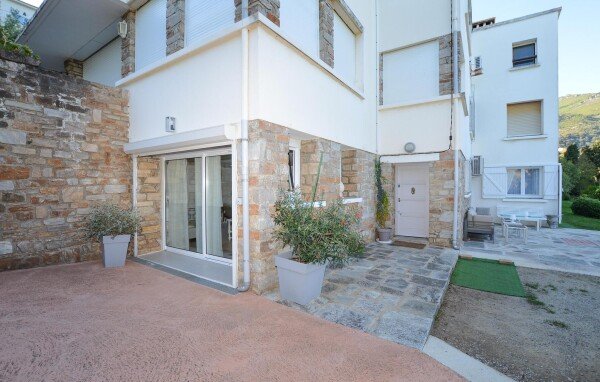 Appartement confortable, 2 chambres, avec jardin