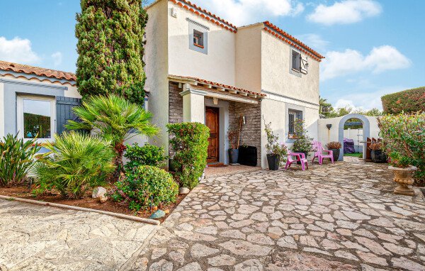 Maison moderne, 4 chambres, avec piscine
