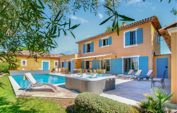 Maison de campagne traditionnelle, 5 chambres, avec piscine