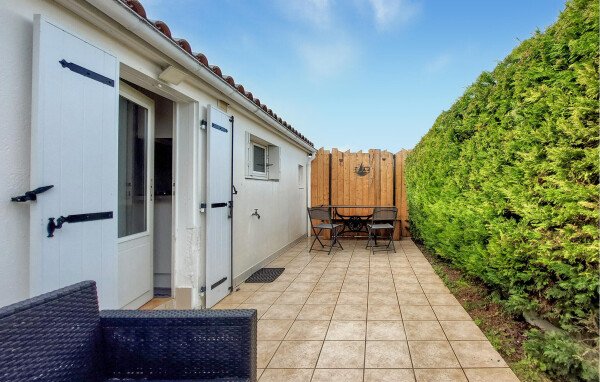 House 2 bedrooms, with garden