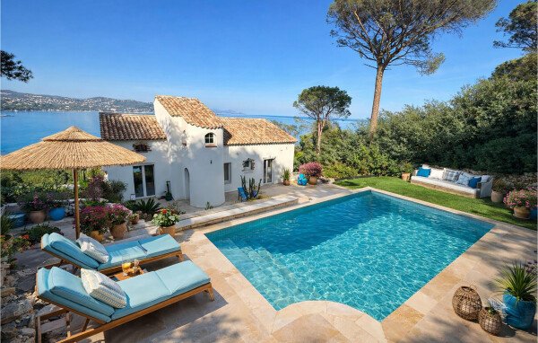 Maison de campagne moderne, 6 chambres, avec vue sur mer