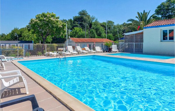 Mobil home confortable, 3 chambres, avec piscine