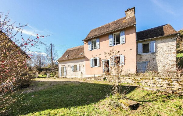 Maison en pierre moderne, 2 chambres, avec jardin