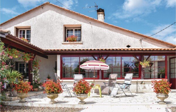 Maison confortable, 2 chambres, avec piscine