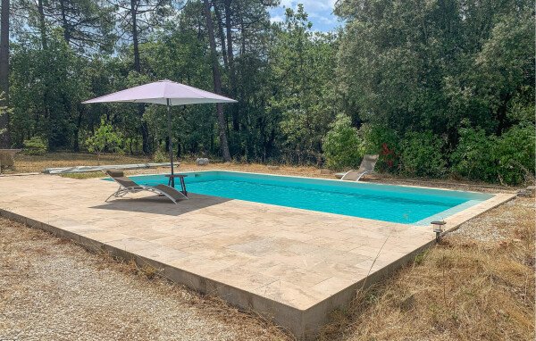 Maison traditionnelle, 3 chambres, avec piscine