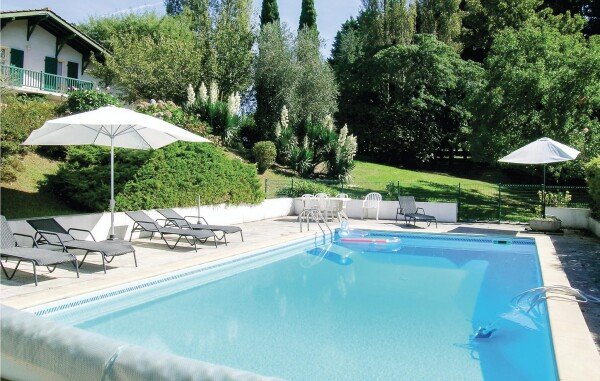 Maison de campagne traditionnelle, 3 chambres, avec piscine