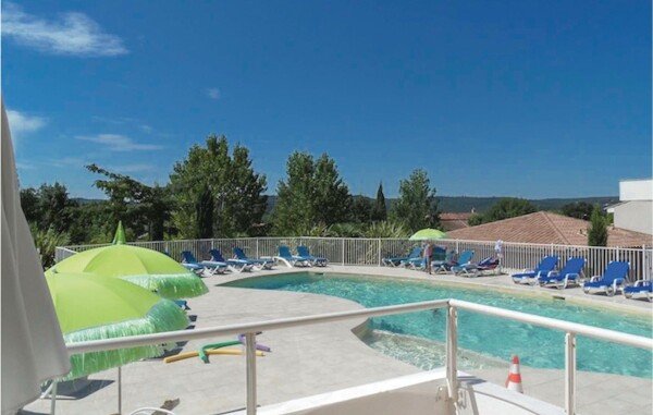 House 2 bedrooms, with pool
