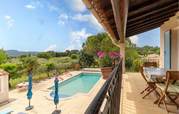 Maison de campagne moderne, 2 chambres, avec piscine