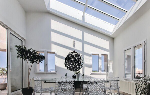 Appartement moderne, 3 chambres, avec cheminée