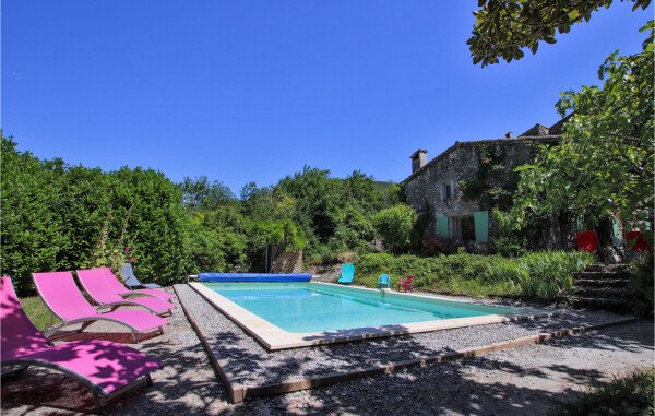 Maison de campagne authentique, 6 chambres, avec piscine