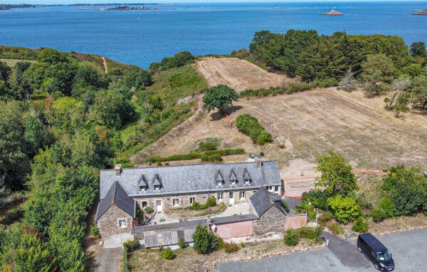 Maison en pierre 6 chambres, avec vue sur mer
