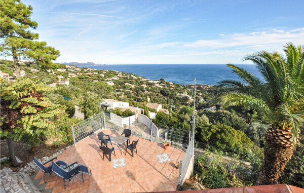 House 2 bedrooms, with sea view
