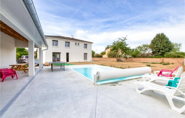 Maison de campagne confortable, 5 chambres, avec piscine