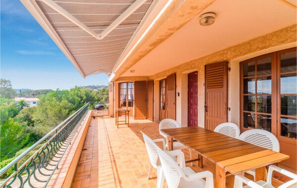 Appartement confortable, 3 chambres, avec vue sur mer