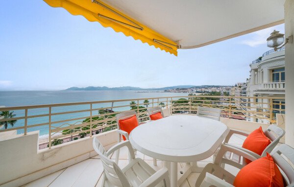 Apartment 2 bedrooms, with sea view