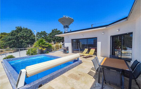 Maison de campagne moderne, 4 chambres, avec piscine