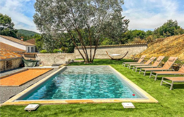 Maison de campagne moderne, 4 chambres, avec piscine
