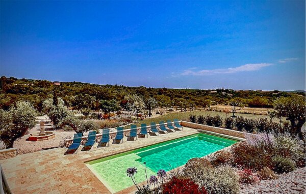 Maison de campagne confortable, 7 chambres, avec piscine