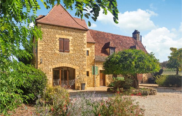 Maison en pierre moderne, 3 chambres, avec piscine