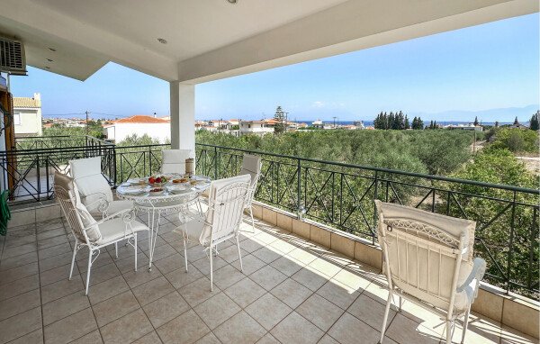 House 2 bedrooms, with sea view