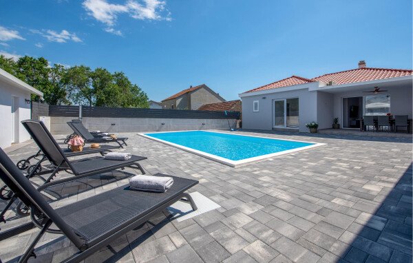 Ferienhaus 3 Schlafzimmer, mit Pool