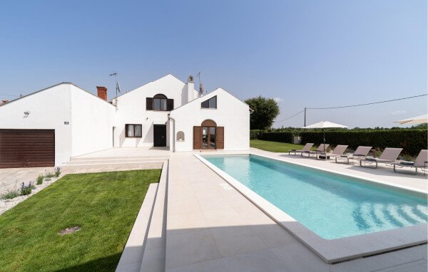 Ferienhaus 4 Schlafzimmer, mit Pool