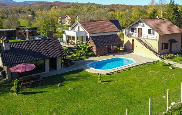 Maison de campagne moderne, 3 chambres, avec piscine