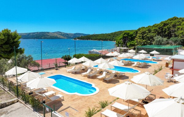 Apartment 2 bedrooms, with pool