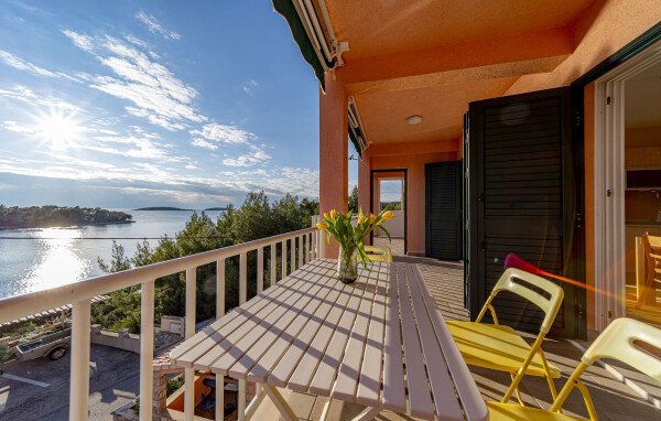 Apartment 2 bedrooms, with sea view